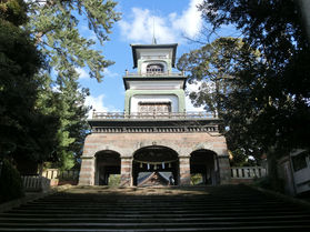 ステンドグラスが美しい神社です～尾山神社～