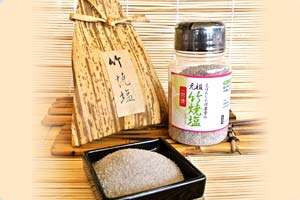 竹原で作った「竹焼き塩」
