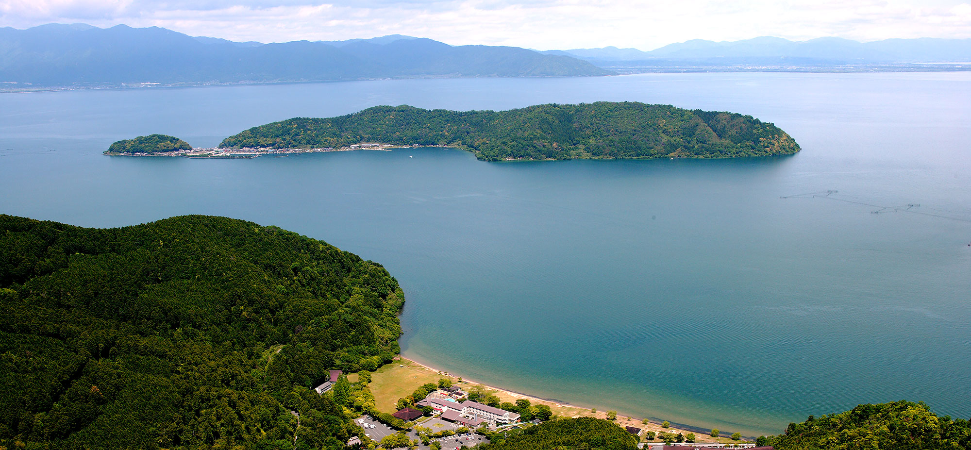 琵琶湖を一望 日本一の琵琶湖の眼前に望む特等席